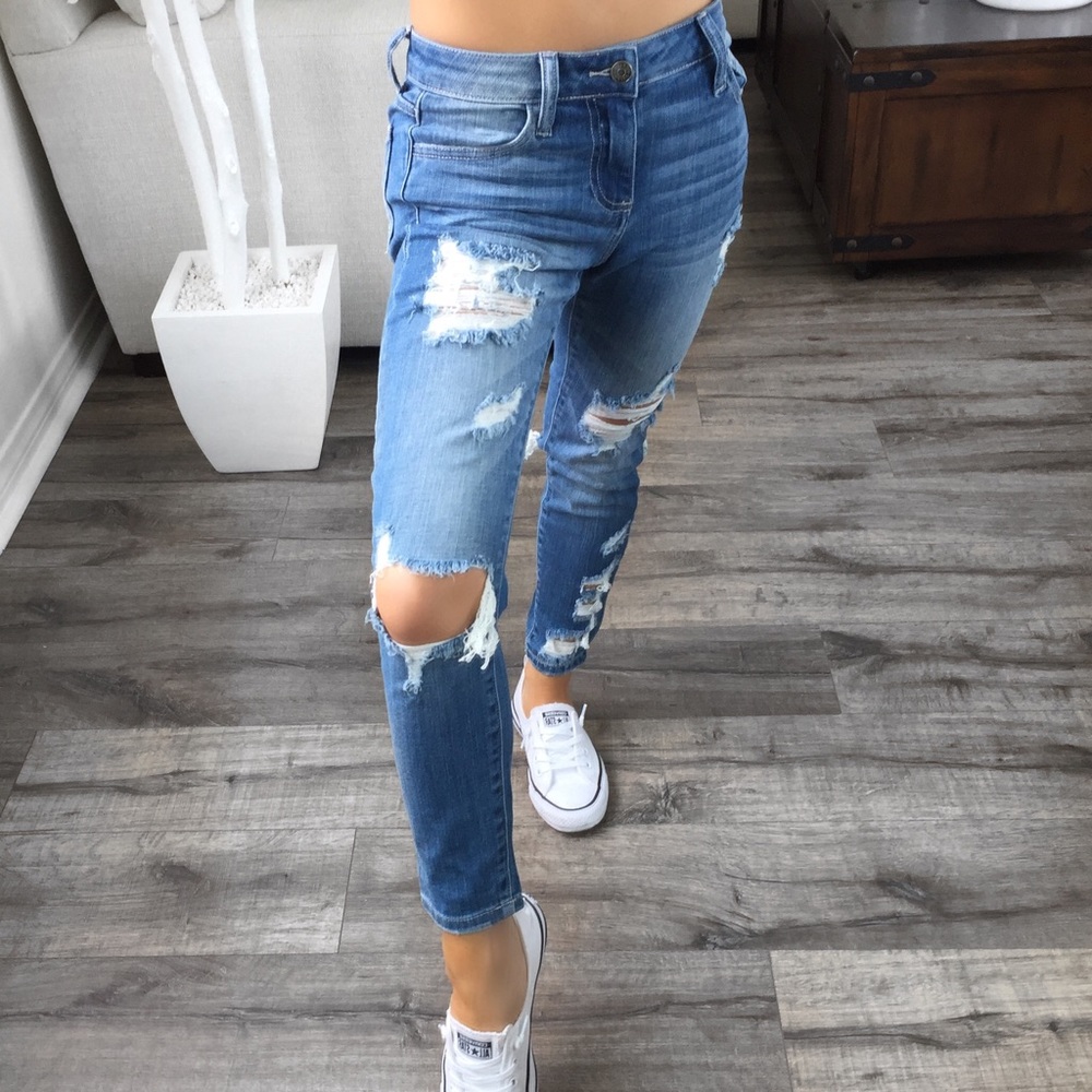 🆕BEACHIN Blue Destroyed Jeans - Picture 2 of 7